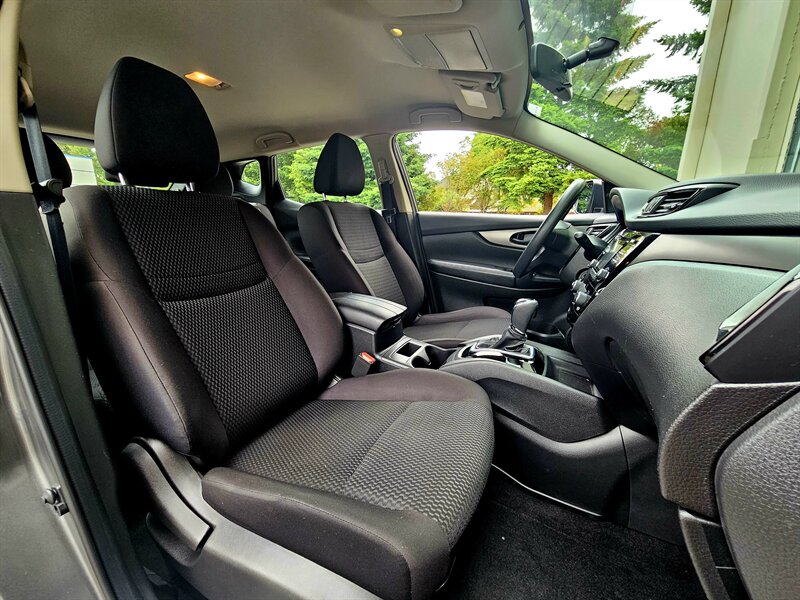 2018 Nissan Rogue Sport S   - Photo 13 - Hillsboro, OR 97124