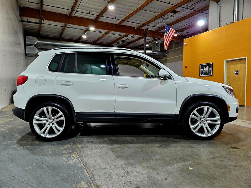 2012 Volkswagen Tiguan SEL   - Photo 4 - Hillsboro, OR 97124