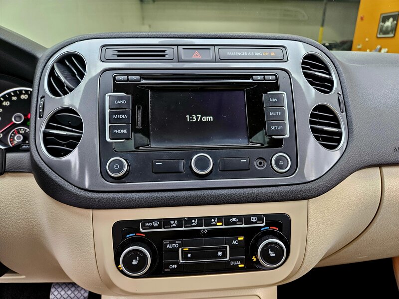 2012 Volkswagen Tiguan SEL   - Photo 22 - Hillsboro, OR 97124