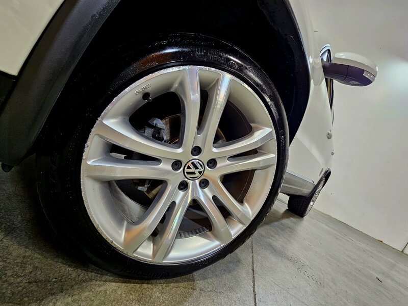 2012 Volkswagen Tiguan SEL   - Photo 11 - Hillsboro, OR 97124