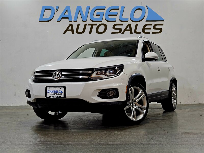 2012 Volkswagen Tiguan SEL   - Photo 1 - Hillsboro, OR 97124