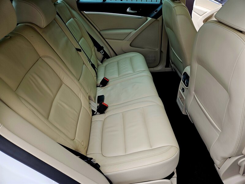 2012 Volkswagen Tiguan SEL   - Photo 29 - Hillsboro, OR 97124