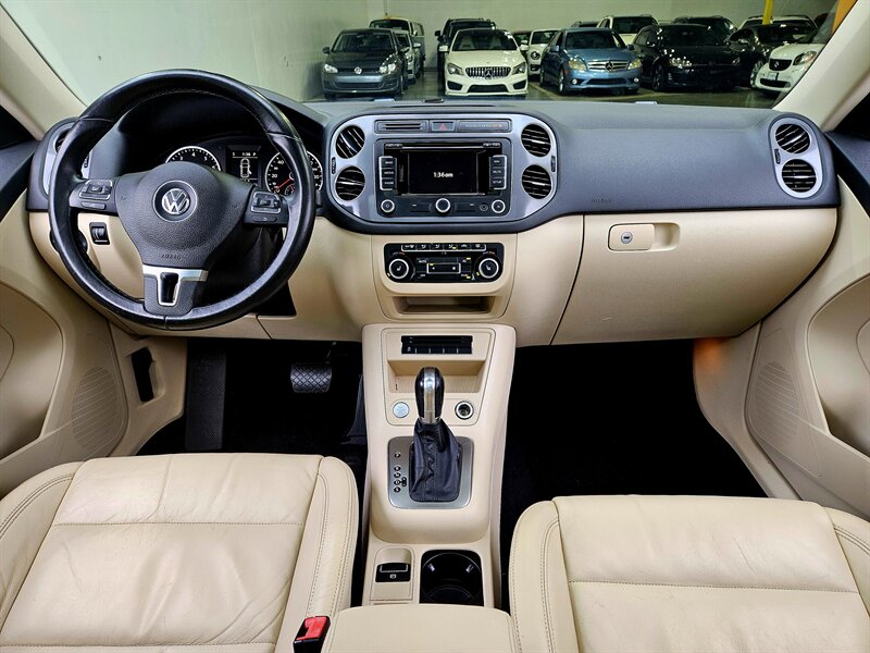 2012 Volkswagen Tiguan SEL   - Photo 14 - Hillsboro, OR 97124