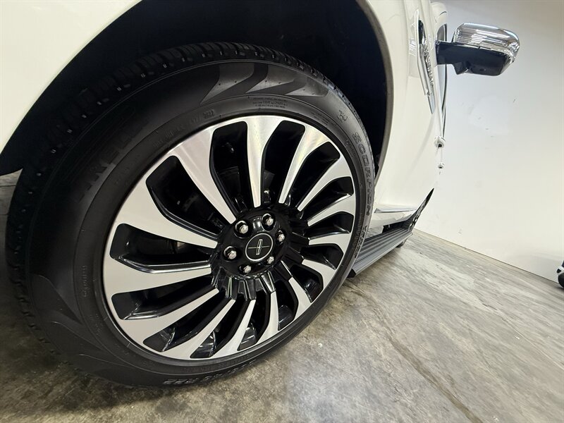 2022 Lincoln Navigator Black Label - Photo 11 - Hillsboro, OR 97124