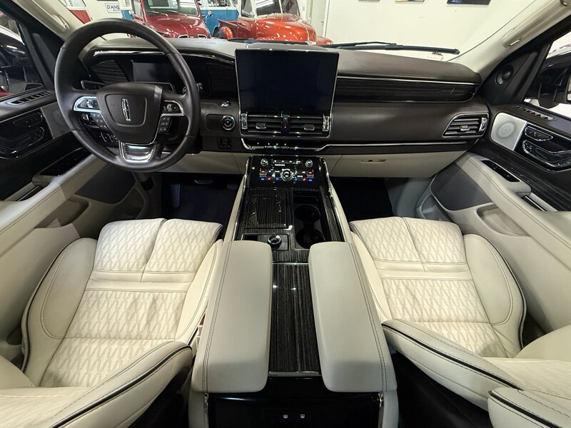2022 Lincoln Navigator Black Label - Photo 14 - Hillsboro, OR 97124