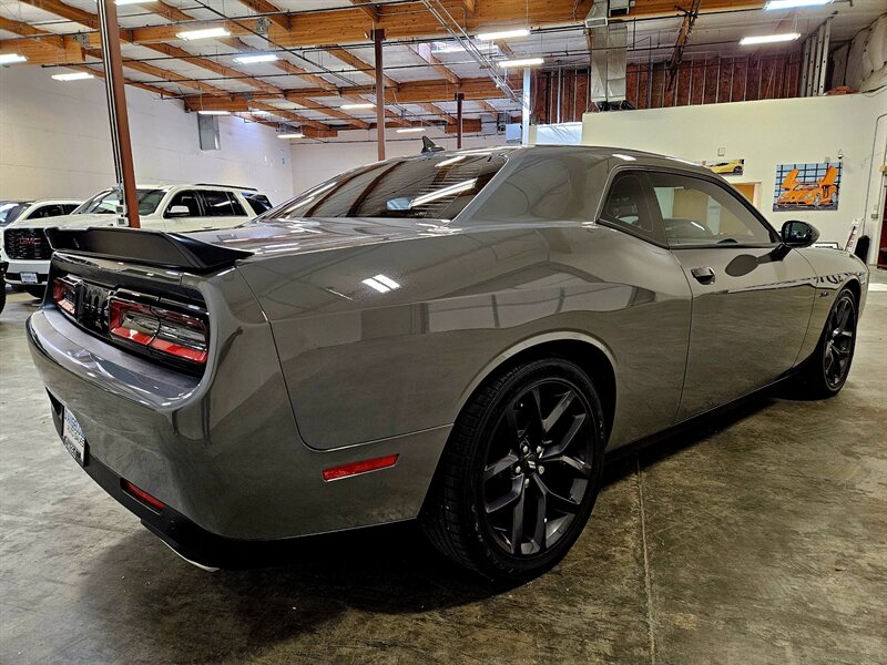 2023 Dodge Challenger R/T - Photo 8 - Hillsboro, OR 97124