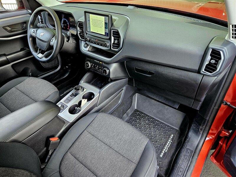 2024 Ford Bronco Sport Big Bend   - Photo 2 - Hillsboro, OR 97124
