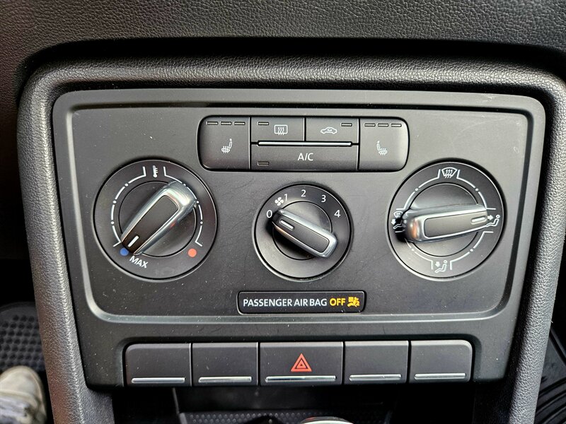 2014 Volkswagen Beetle-Classic TDI - Photo 25 - Hillsboro, OR 97124