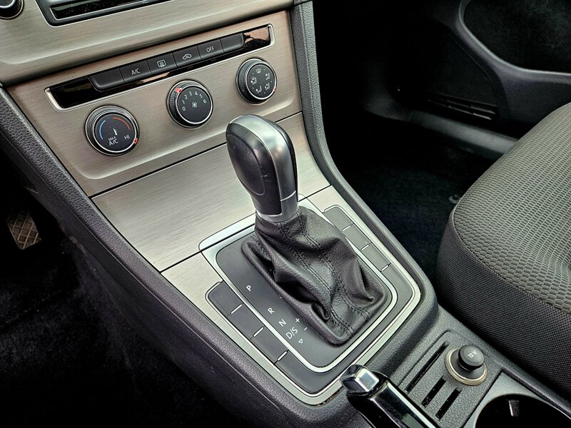 2016 Volkswagen Golf TSI S - Photo 25 - Hillsboro, OR 97124