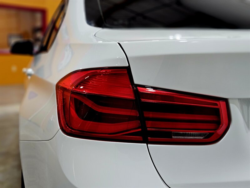 2018 BMW 320i   - Photo 18 - Hillsboro, OR 97124