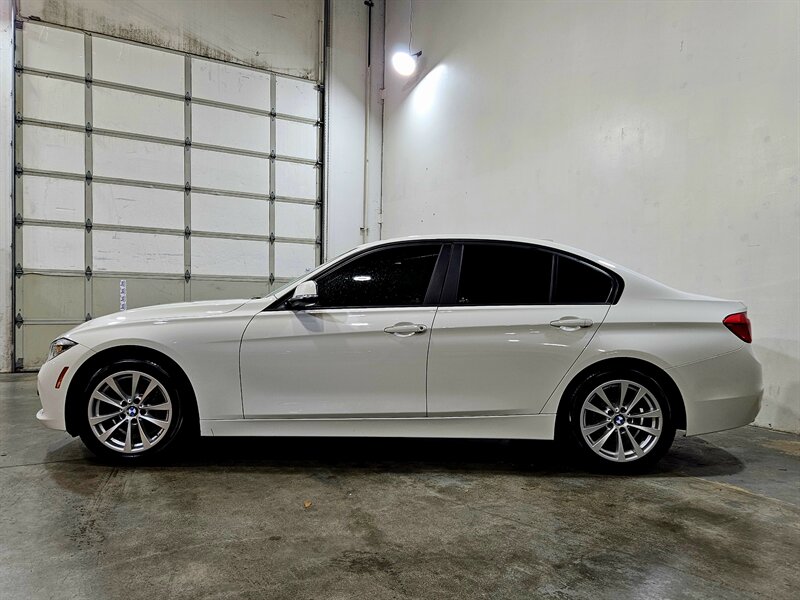 2018 BMW 320i   - Photo 10 - Hillsboro, OR 97124