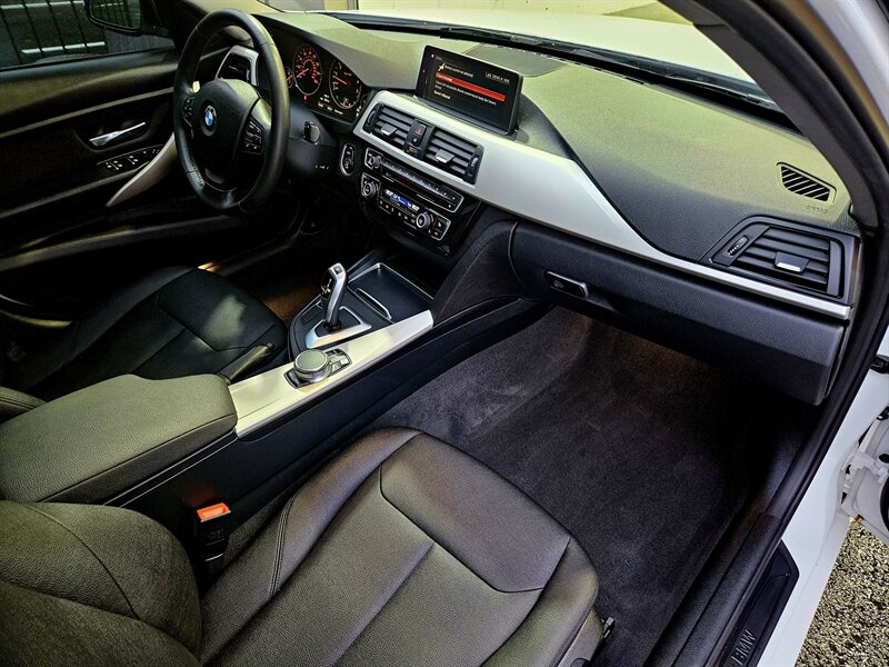 2018 BMW 320i   - Photo 21 - Hillsboro, OR 97124