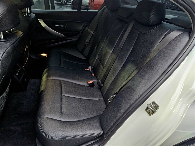 2018 BMW 320i   - Photo 40 - Hillsboro, OR 97124