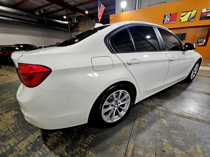 2018 BMW 320i   - Photo 6 - Hillsboro, OR 97124