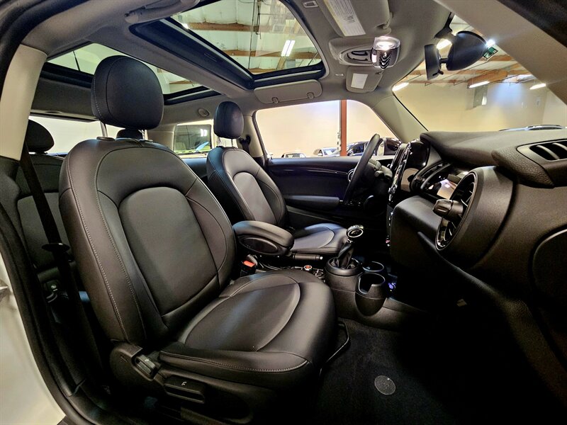 2019 MINI Hardtop 2 Door Cooper   - Photo 21 - Hillsboro, OR 97124