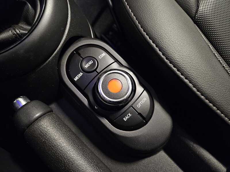 2019 MINI Hardtop 2 Door Cooper   - Photo 35 - Hillsboro, OR 97124