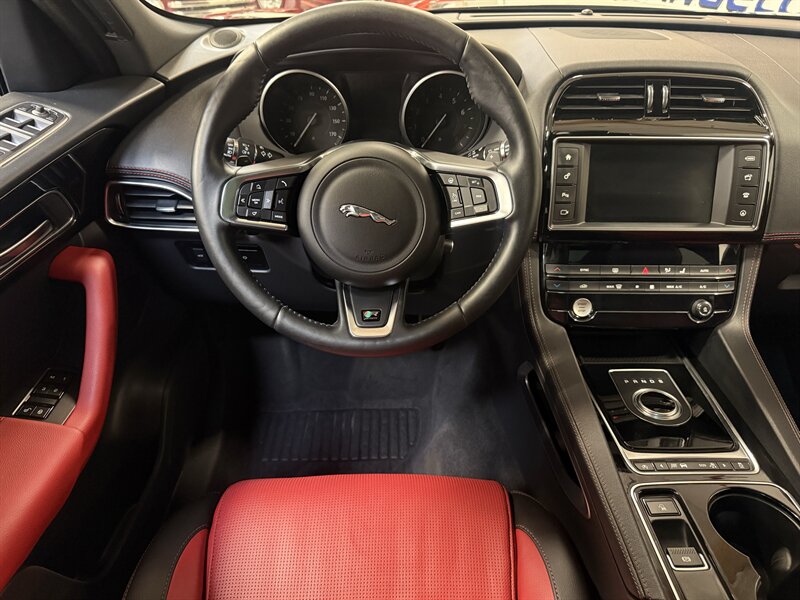 2017 Jaguar F-PACE 35t R-Sport - Photo 17 - Hillsboro, OR 97124