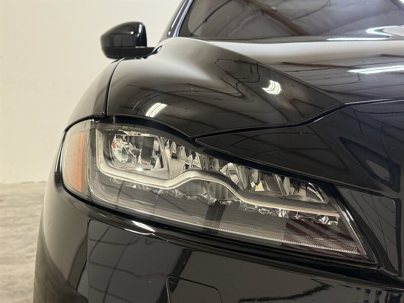 2017 Jaguar F-PACE 35t R-Sport - Photo 12 - Hillsboro, OR 97124