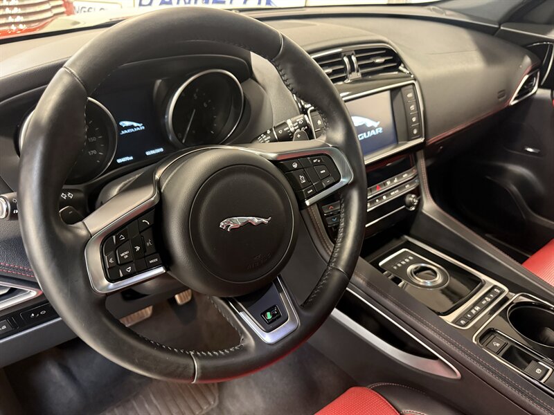 2017 Jaguar F-PACE 35t R-Sport - Photo 19 - Hillsboro, OR 97124