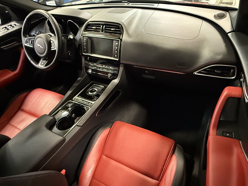 2017 Jaguar F-PACE 35t R-Sport - Photo 2 - Hillsboro, OR 97124