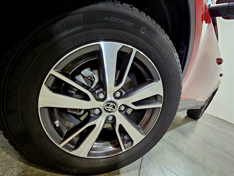 2017 Toyota RAV4 XLE - Photo 10 - Hillsboro, OR 97124