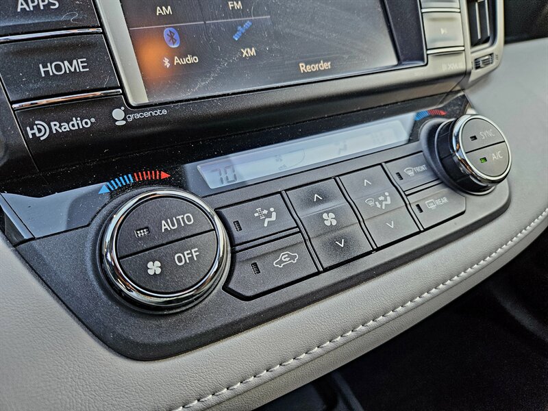 2017 Toyota RAV4 XLE - Photo 24 - Hillsboro, OR 97124