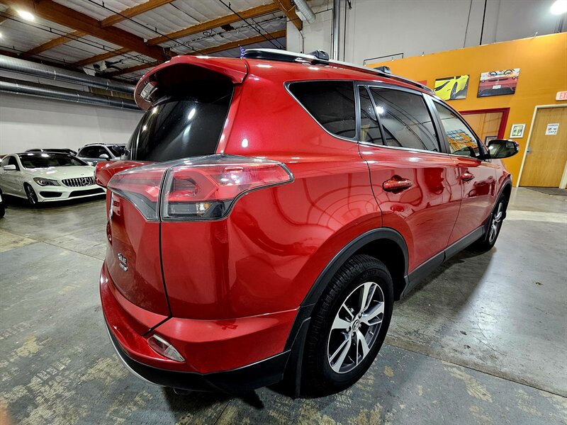 2017 Toyota RAV4 XLE - Photo 4 - Hillsboro, OR 97124