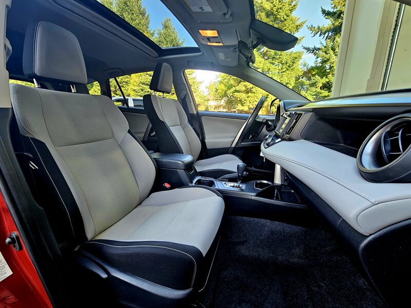 2017 Toyota RAV4 XLE - Photo 13 - Hillsboro, OR 97124