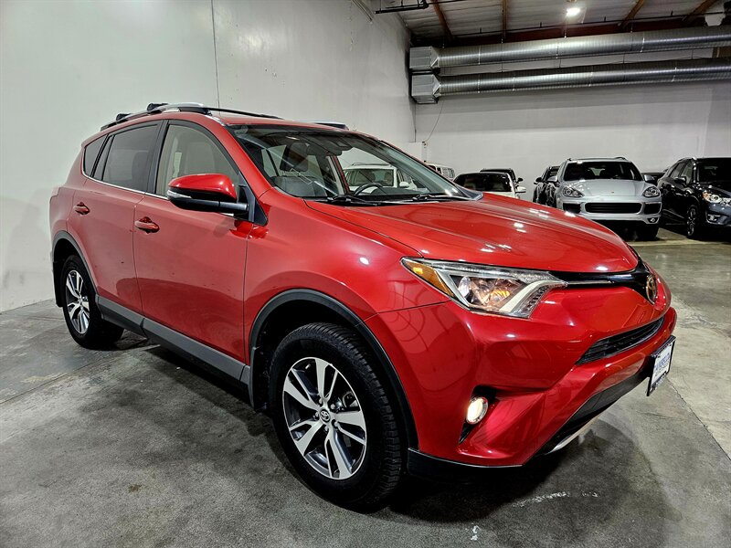 2017 Toyota RAV4 XLE - Photo 2 - Hillsboro, OR 97124