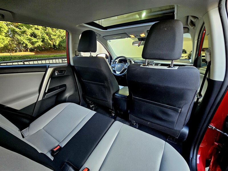 2017 Toyota RAV4 XLE - Photo 33 - Hillsboro, OR 97124