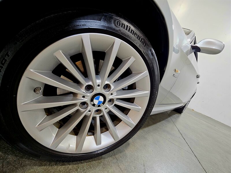 2011 BMW 328i xDrive - Photo 11 - Hillsboro, OR 97124