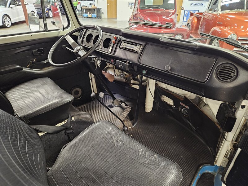 1979 Volkswagen Bus/Vanagon - Photo 2 - Hillsboro, OR 97124
