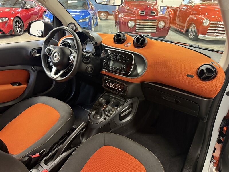 2016 Smart fortwo passion   - Photo 2 - Hillsboro, OR 97124