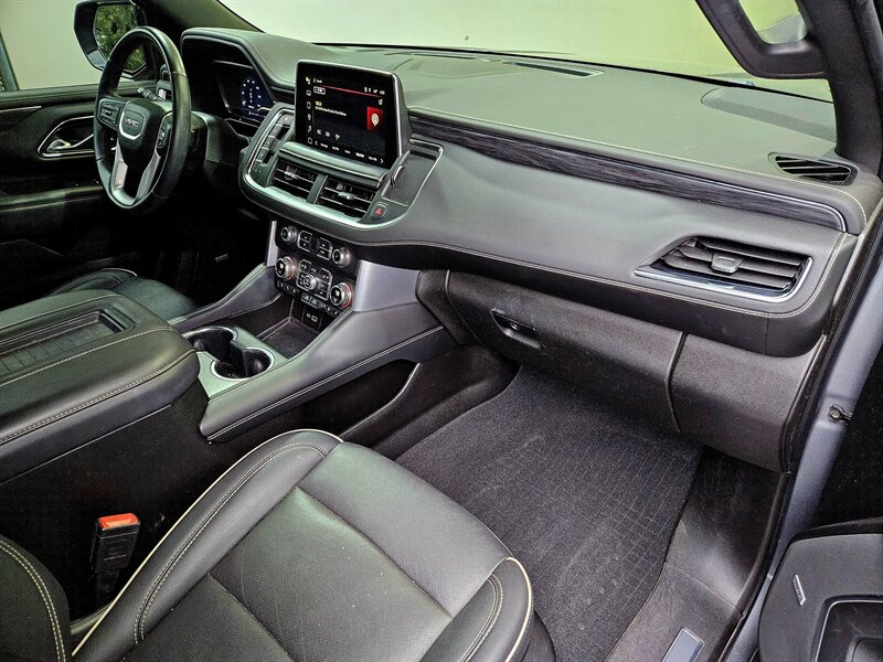 2022 GMC Yukon SLT   - Photo 2 - Hillsboro, OR 97124