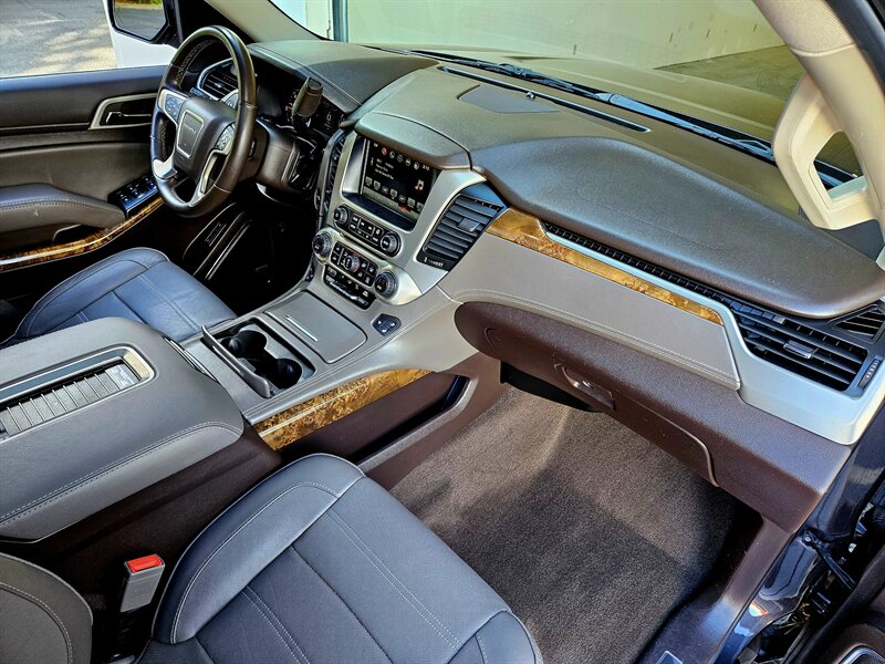 2016 GMC Yukon XL Denali   - Photo 2 - Hillsboro, OR 97124