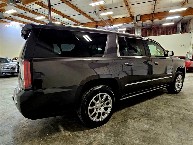 2016 GMC Yukon XL Denali   - Photo 9 - Hillsboro, OR 97124