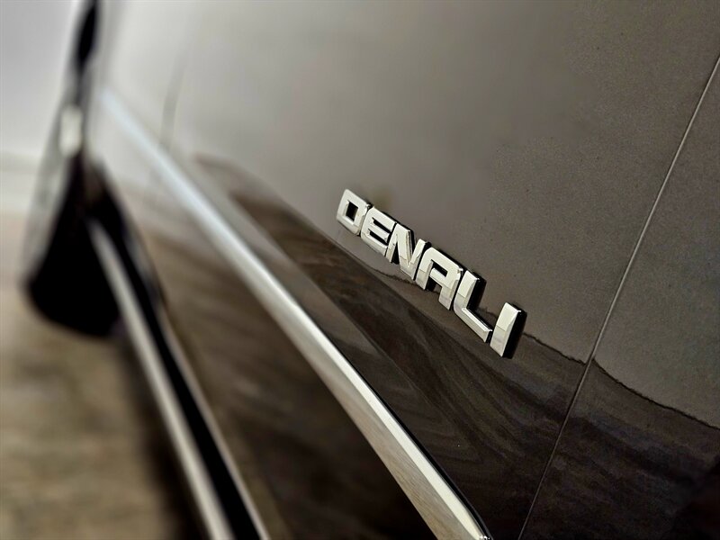 2016 GMC Yukon XL Denali   - Photo 15 - Hillsboro, OR 97124