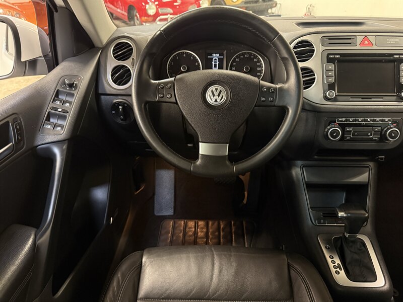 2010 Volkswagen Tiguan SEL 4Motion   - Photo 16 - Hillsboro, OR 97124