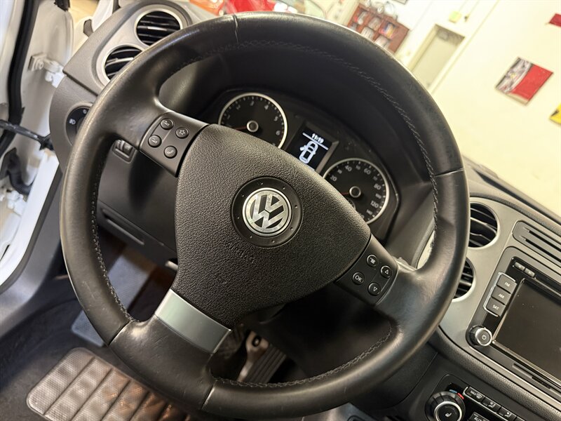 2010 Volkswagen Tiguan SEL 4Motion   - Photo 19 - Hillsboro, OR 97124