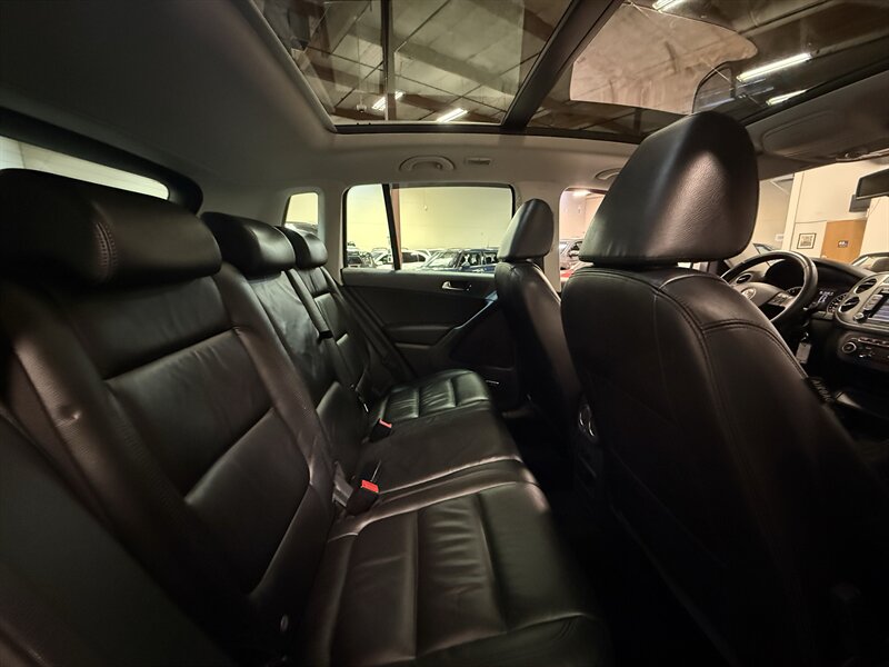 2010 Volkswagen Tiguan SEL 4Motion   - Photo 30 - Hillsboro, OR 97124