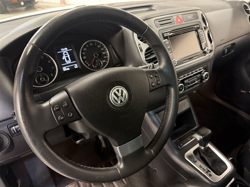 2010 Volkswagen Tiguan SEL 4Motion   - Photo 18 - Hillsboro, OR 97124