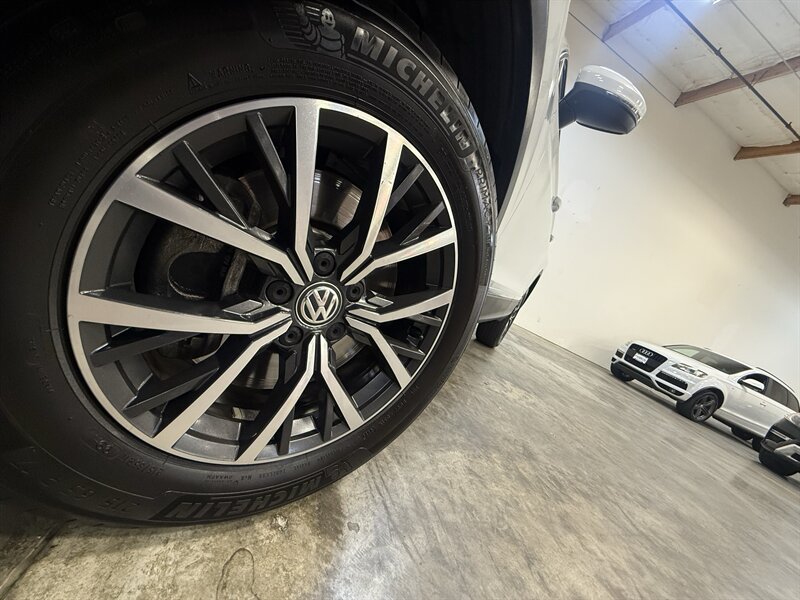 2018 Volkswagen Tiguan 2.0T SE 4Motion - Photo 11 - Hillsboro, OR 97124