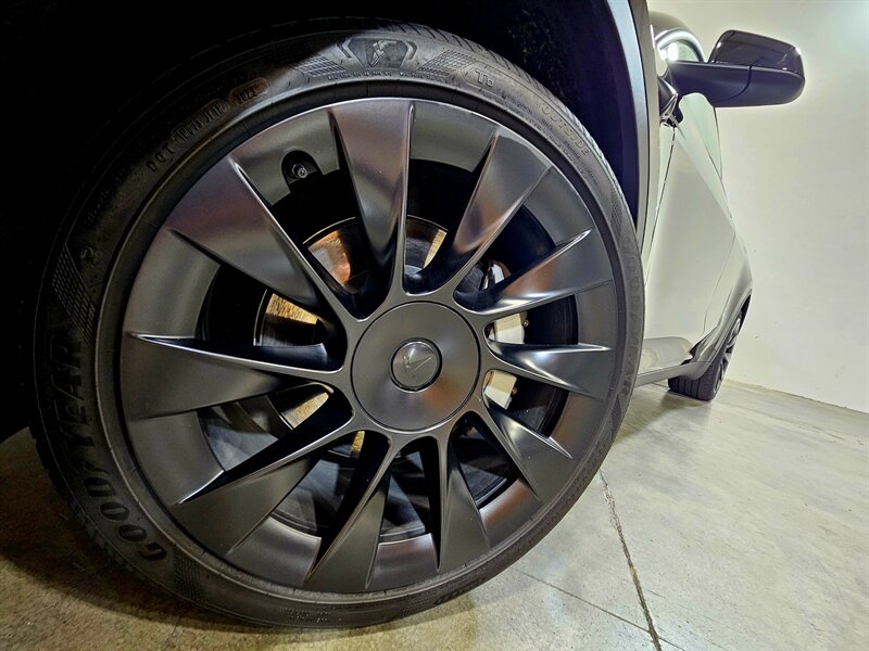 2023 Tesla Model Y Long Range - Photo 11 - Hillsboro, OR 97124