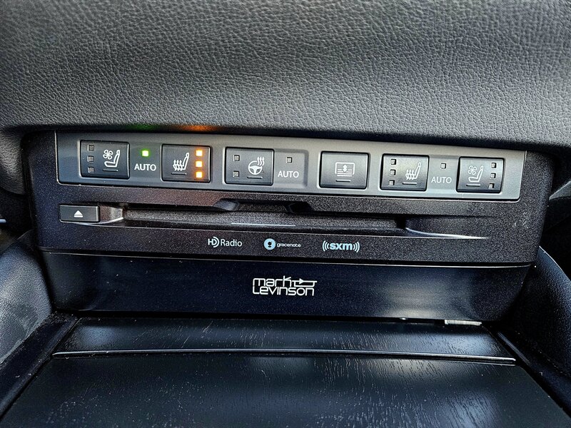 2022 Lexus ES 300h Luxury   - Photo 34 - Hillsboro, OR 97124