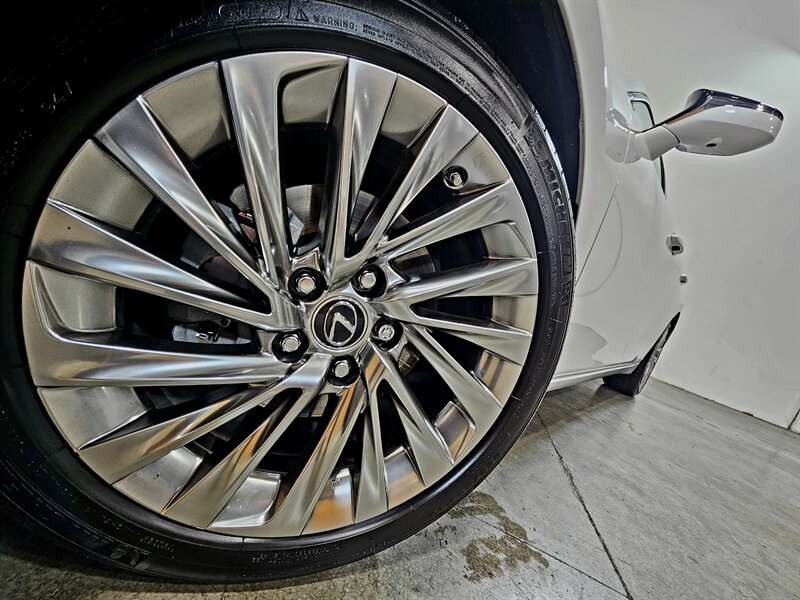 2022 Lexus ES 300h Luxury   - Photo 18 - Hillsboro, OR 97124