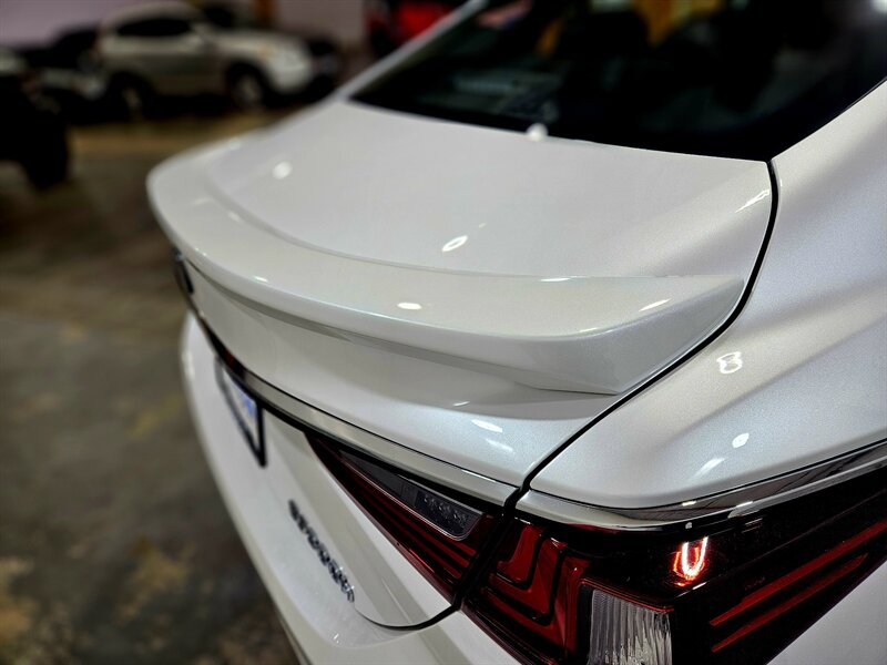 2022 Lexus ES 300h Luxury   - Photo 14 - Hillsboro, OR 97124