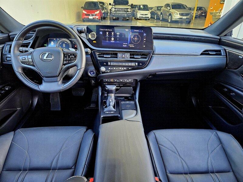 2022 Lexus ES 300h Luxury   - Photo 22 - Hillsboro, OR 97124