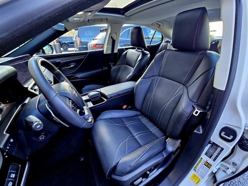 2022 Lexus ES 300h Luxury   - Photo 41 - Hillsboro, OR 97124