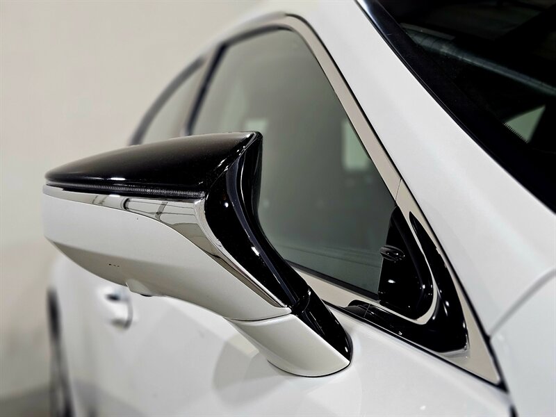 2022 Lexus ES 300h Luxury   - Photo 13 - Hillsboro, OR 97124