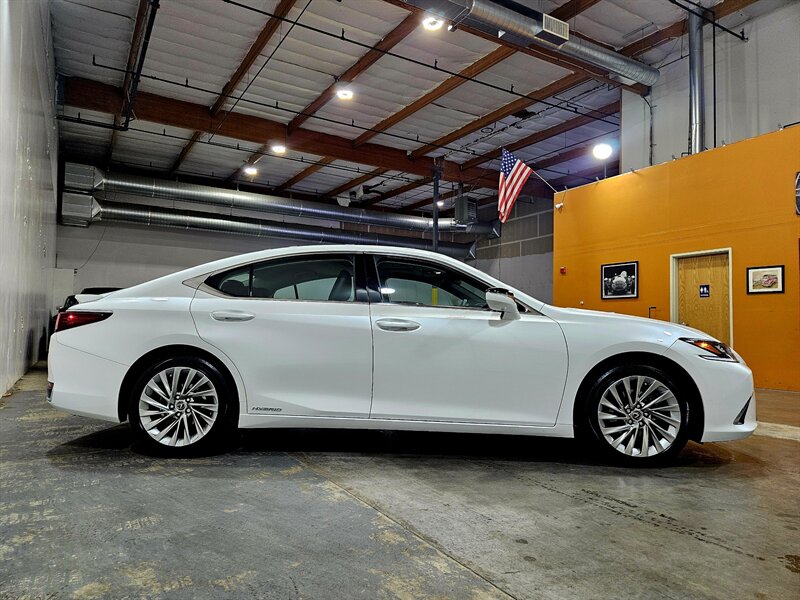 2022 Lexus ES 300h Luxury   - Photo 4 - Hillsboro, OR 97124